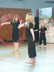 Jonglieren mit den Reifen Jonglieren mit den Reifen