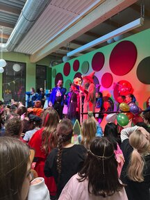 f40b2523-5bc2-419c-a6c6-844545cef27d