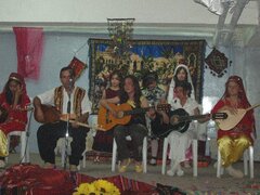 Türkische Folklore beim Abschlussfest Türkische Folklore beim Abschlussfest