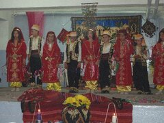 Türkische Folklore beim Abschlussfest Türkische Folklore beim Abschlussfest